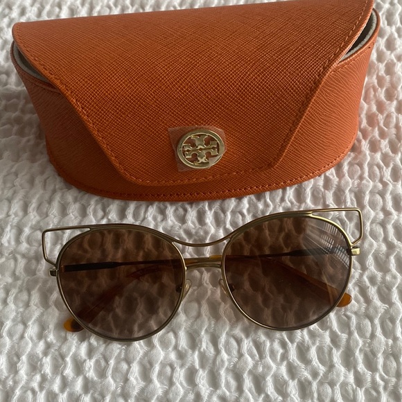 Sale!🔥Brand New Tory Burch Gold & Brown Gradient Geometric Cat-Eye Sunglasses - Picture 3 of 6